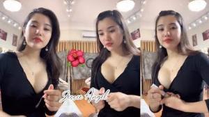 Duong Thuy pretty Idol