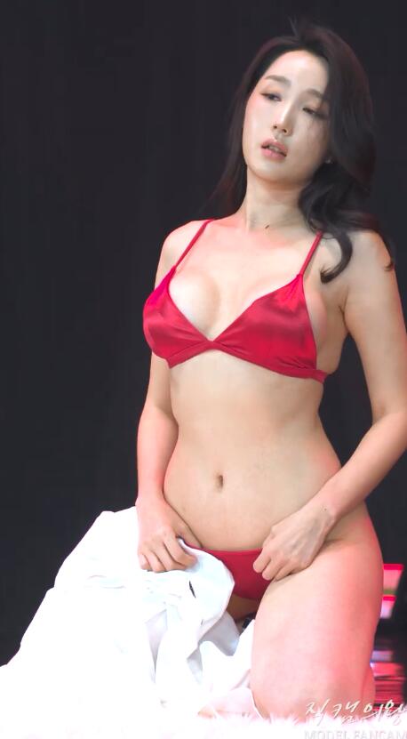 Yuri Cha车瑜理 red比基尼衬衫 UMC RUNWAY 6th "COLOR OF LINGERIE"  model直摄像头